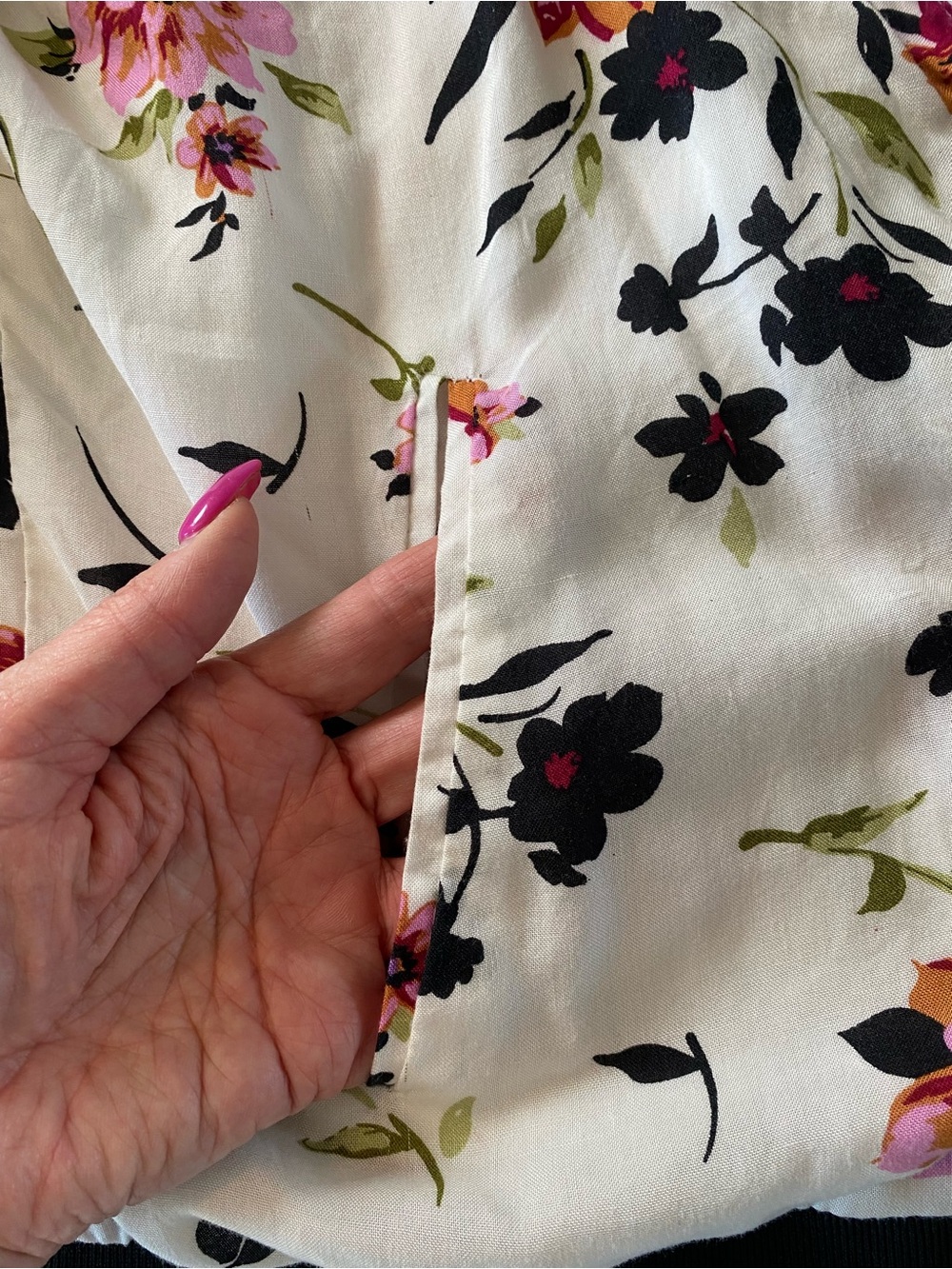 New Look White Floral Bomber Jacket with Black Trim and Pink Accents - Picture 3 of 11